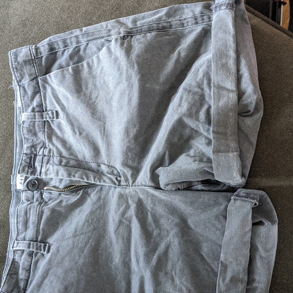 Women's GAP girlfriend chino shorts